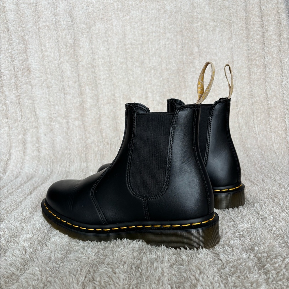 Dr. Martens Men's 2976 Felix Rub Off Chelsea Boot